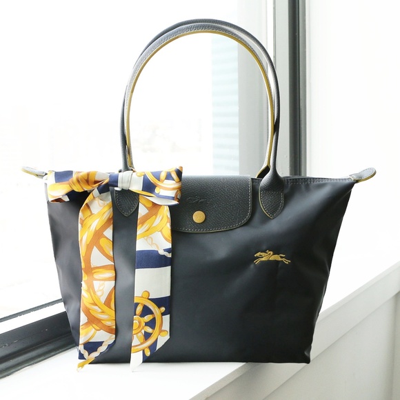 Longchamp Handbags - LEAH ✨NEW Longchamp Club Tote Small Le Pliage Bag✨